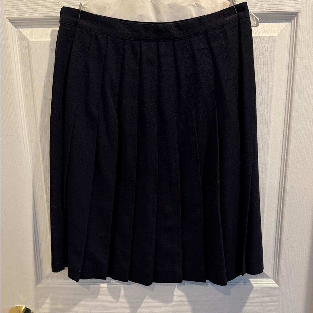 Norton McNaughton Classic Black Pleated Skirt